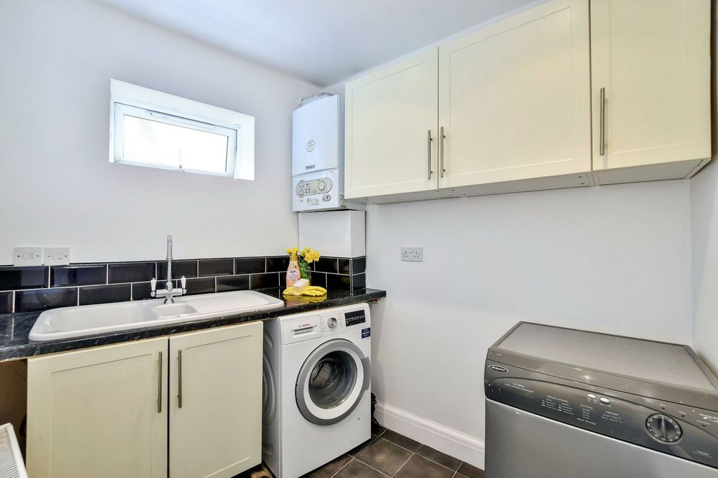Additional image 10 of 4 bed semi-detached house for saleThe Crescent, Abbots Langley WD5