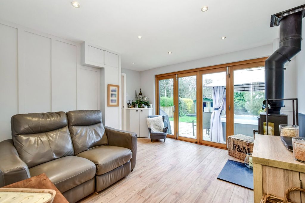 Additional image 10 of 4 bed semi-detached house for saleGallows Hill Lane, Abbots Langley WD5