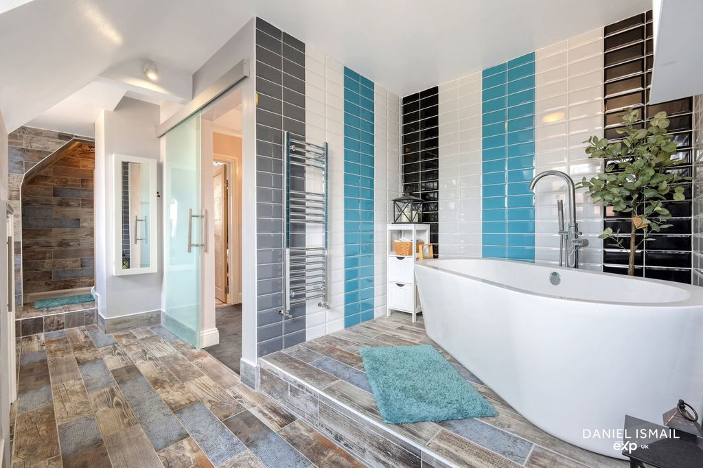Additional image 22 of 5 bed detached house for saleGreat Berry Lane, Langdon Hills, Basildon SS16