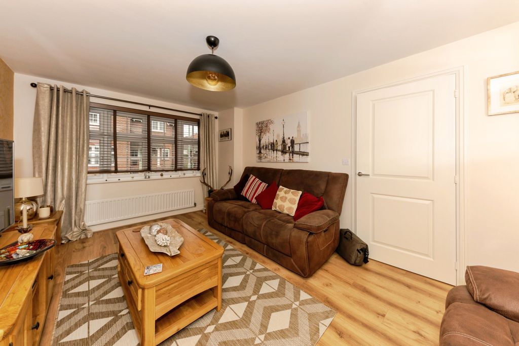 Additional image 5 of 3 bed semi-detached house for saleJubilee Place, Barton-Upon-Humber DN18