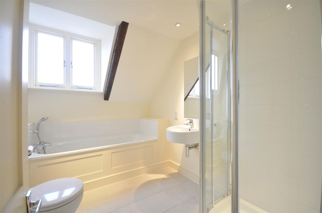 Additional image 12 of 3 bed flat for saleParkers Lane, Ashtead KT21