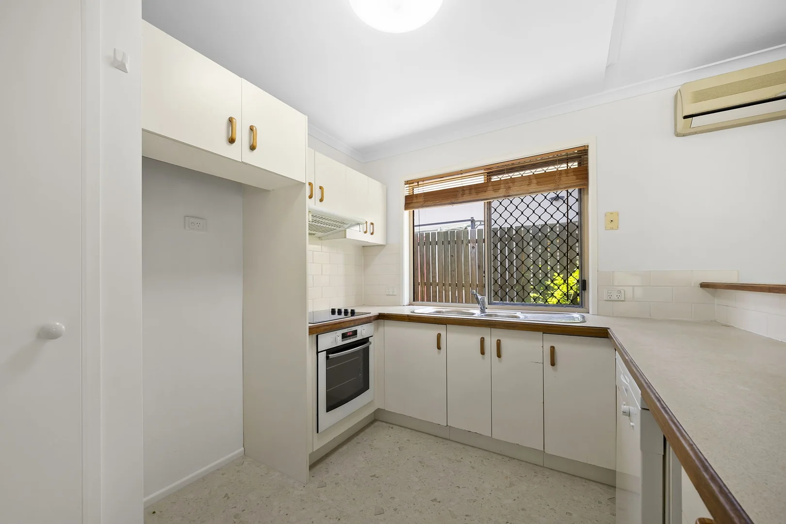 Additional image 3 of 2 Vivian Street, Tennyson QLD 4105