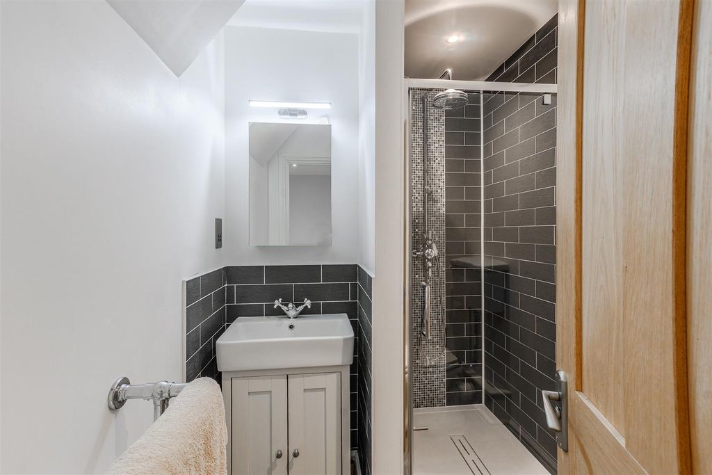 Additional image 16 of 5 bed end terrace house for saleWindsor Road, Barry CF62