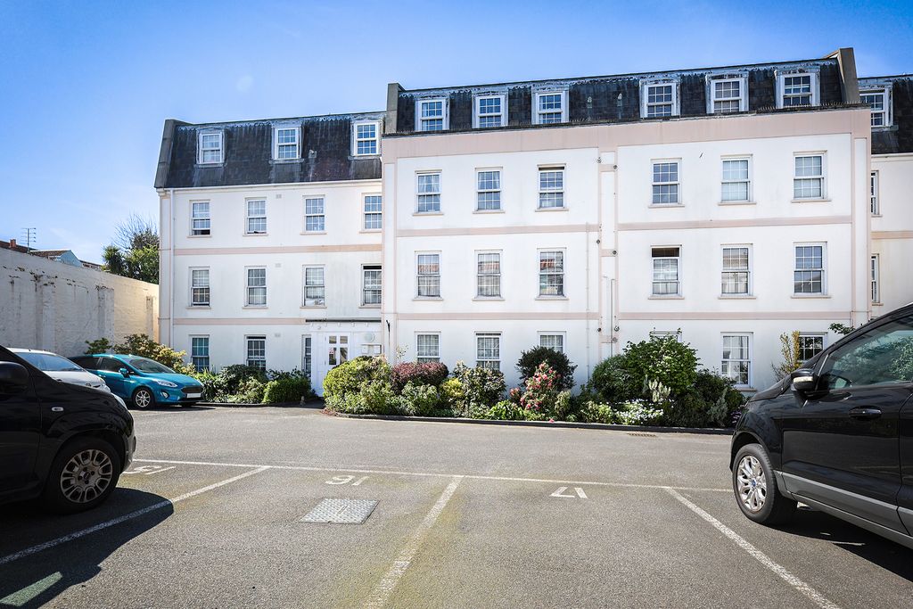 2 bed property for saleOldwood Court, St Peter Port, Guernsey GY1