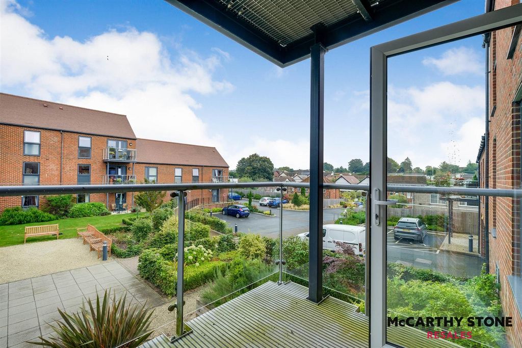 Additional image 2 of 1 bed flat for saleWayfarer Place, The Dean, Alresford SO24
