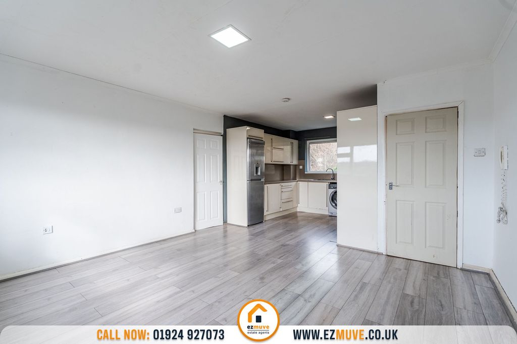 Additional image 3 of 2 bed flat for saleChinewood Avenue, Batley WF17