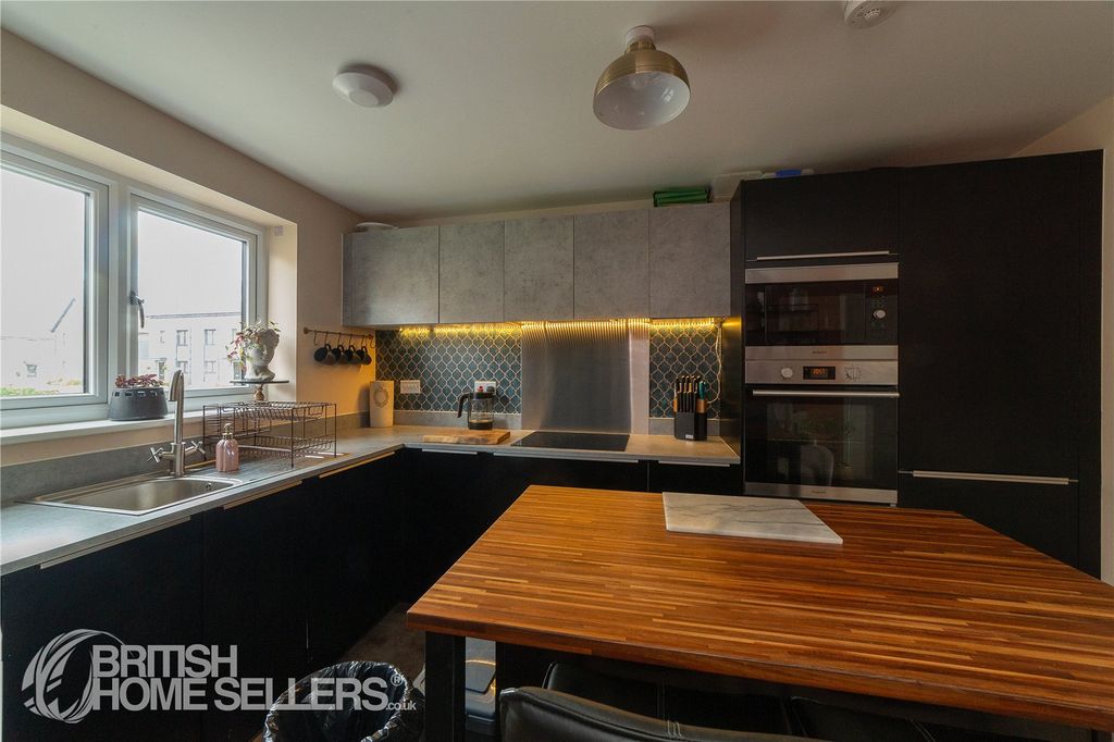 Additional image 4 of 4 bed end terrace house for saleWoodyard Avenue, Chesterfield, Derbyshire S41