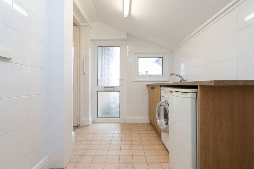 Additional image 11 of 4 bed detached bungalow for saleMin-Y-Mor, Barry CF62