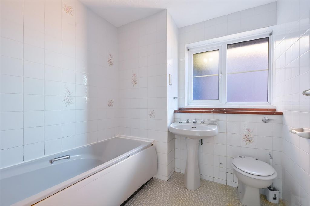 Additional image 9 of 2 bed flat for saleBasing Road, Banstead SM7