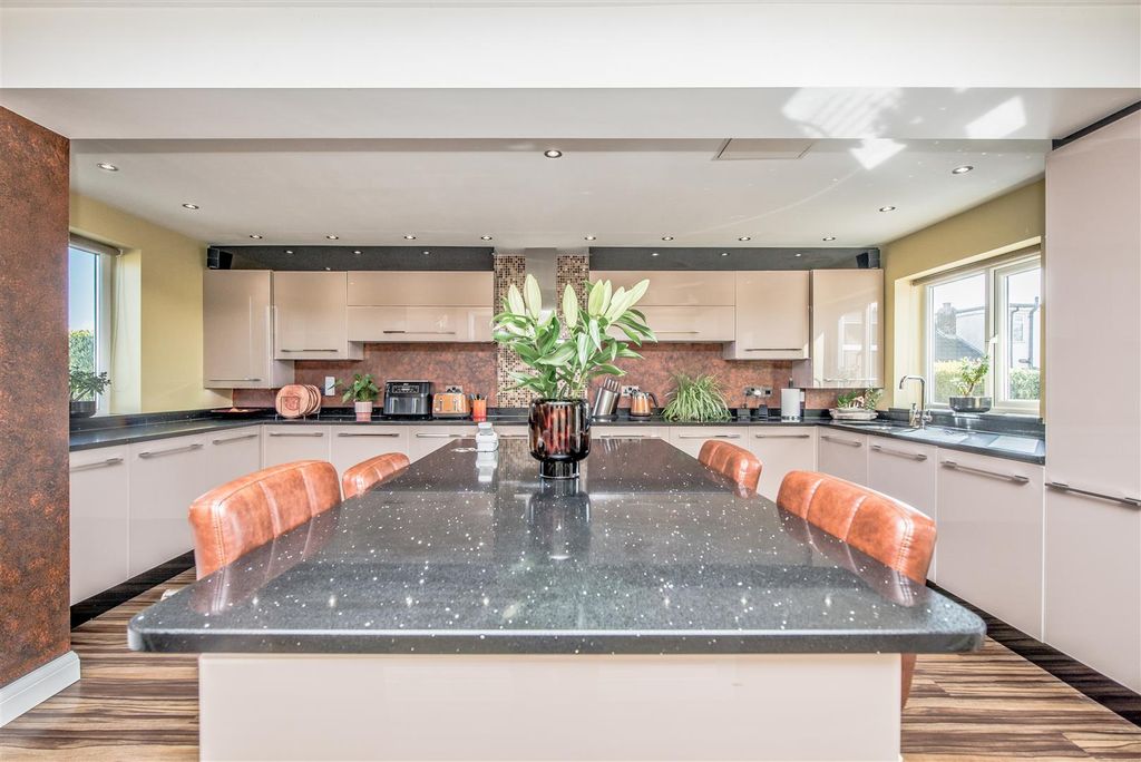 Additional image 12 of 4 bed detached house for saleGreenhill Lane, Wortley, Leeds LS12