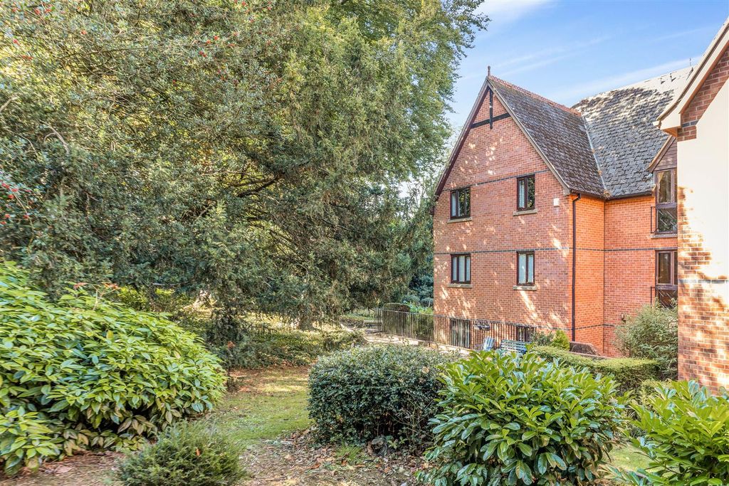 Additional image 10 of 2 bed flat for saleHornbeam Close, Banbury OX16