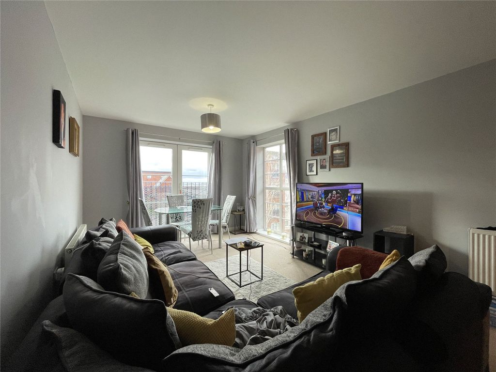 2 bed flat for saleOld Coach Road, Runcorn, Cheshire WA7 photo 4