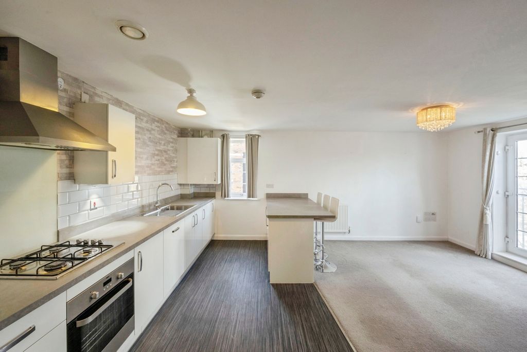 Additional image 5 of 2 bed flat for saleRosso Close, Doncaster, South Yorkshire DN4
