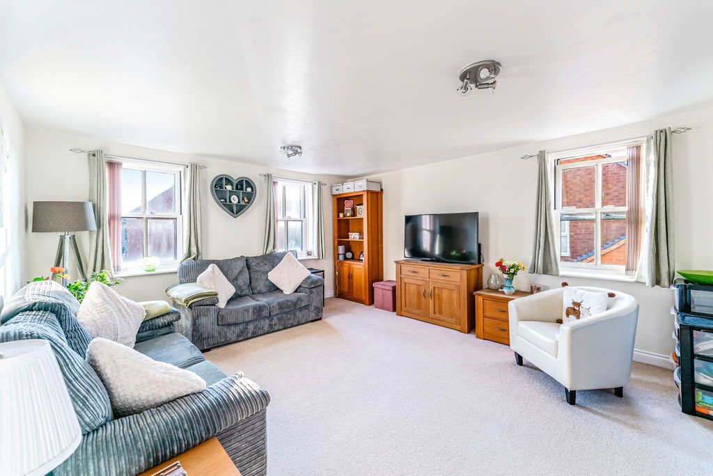 2 bed flat for saleLongridge Way, Weston-Super-Mare BS24 photo 2