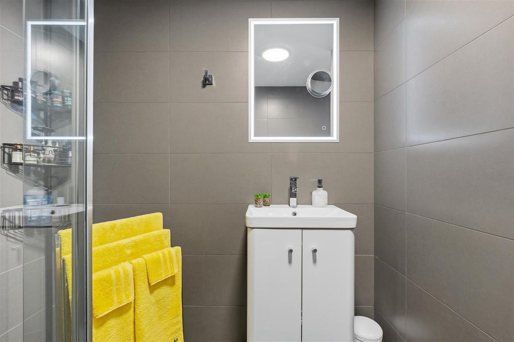 Additional image 16 of 5 bed town house for saleBwlchygwynt, Llanelli SA15