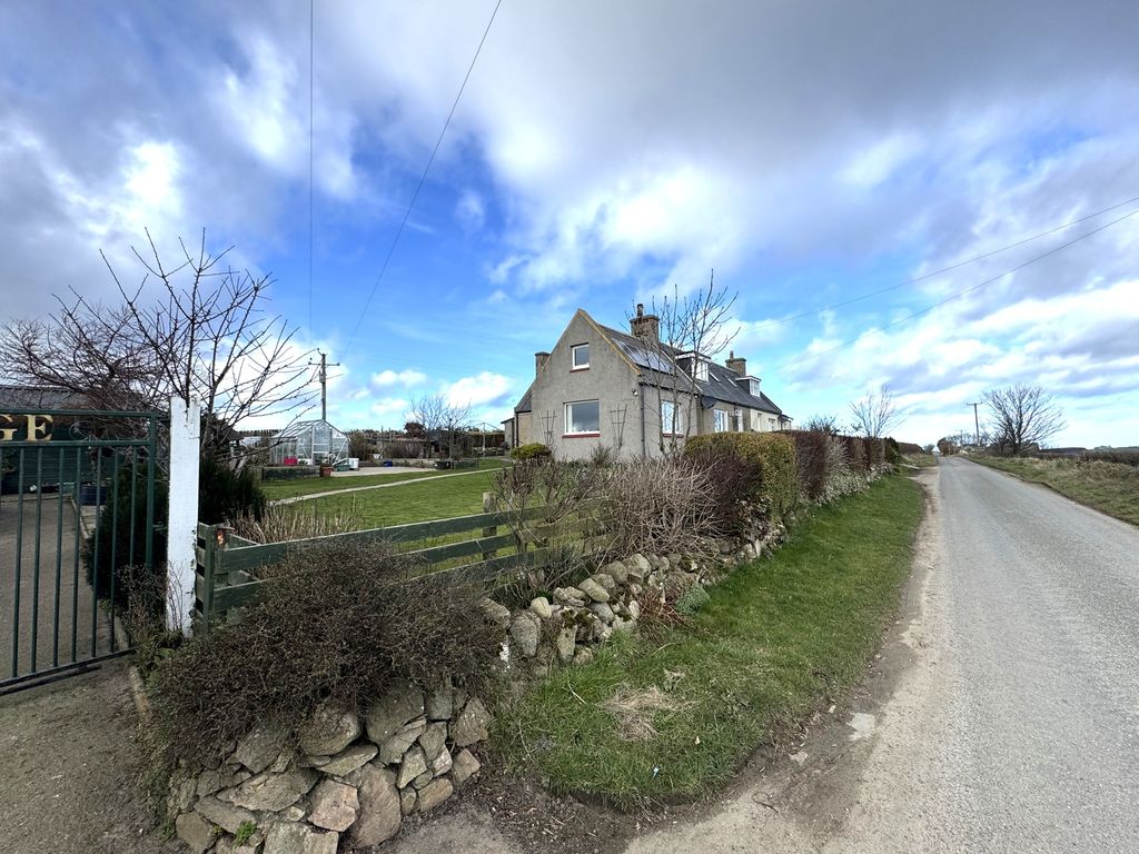 3 bed semi-detached house for salePortsoy AB45