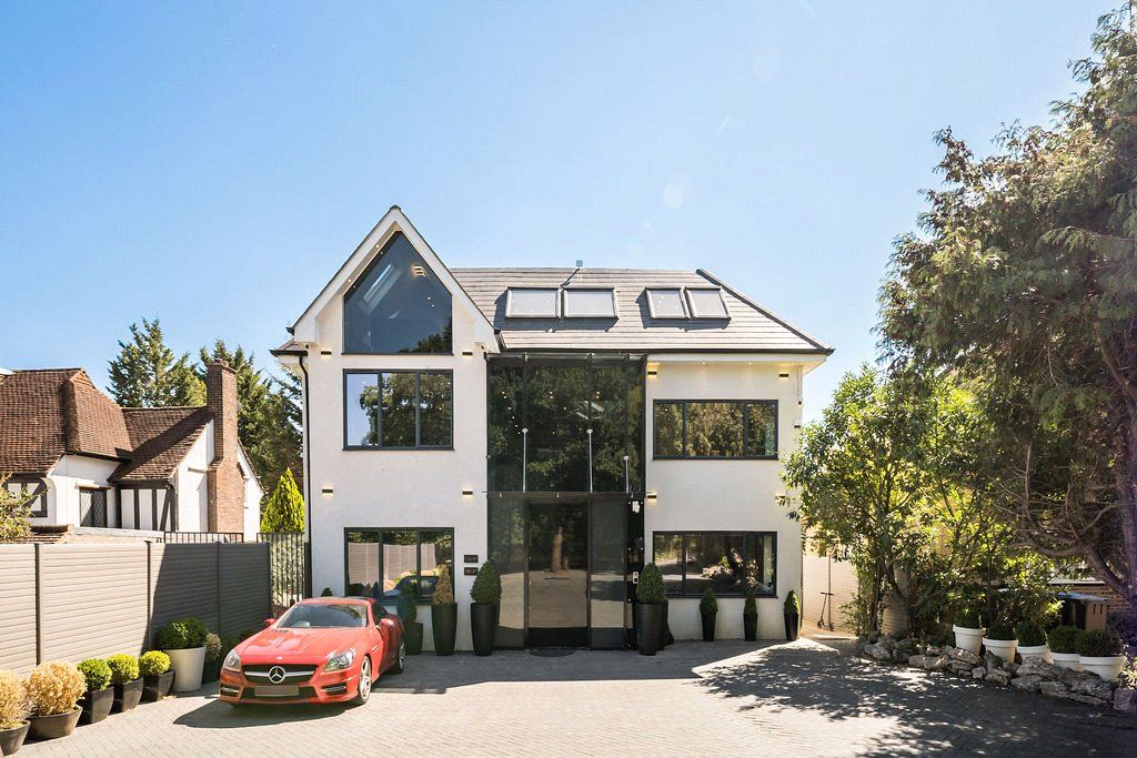 5 bed detached house for saleWaggon Road, Hadley Wood EN4