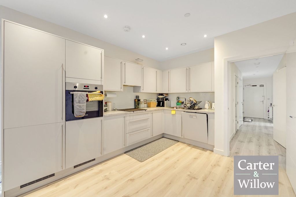 Additional image 2 of 3 bed flat for saleO'leary Mansions, Kings Hill, Barking IG11