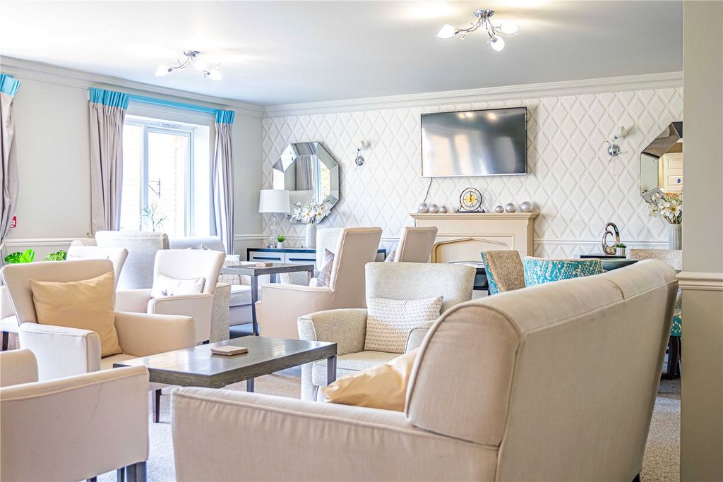 Additional image 22 of 2 bed flat for saleHigh Street, Berkhamsted, Hertfordshire HP4