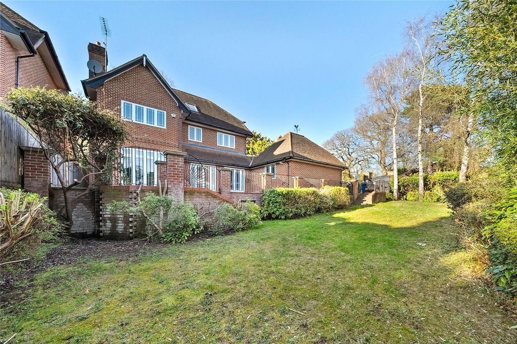 Additional image 2 of 5 bed detached house for saleQuinta Drive, Barnet EN5