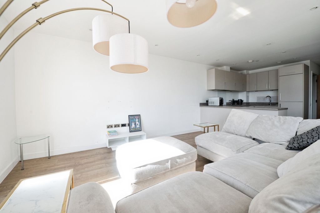 Additional image 6 of 2 bed flat for saleCambridge Road, Barking IG11