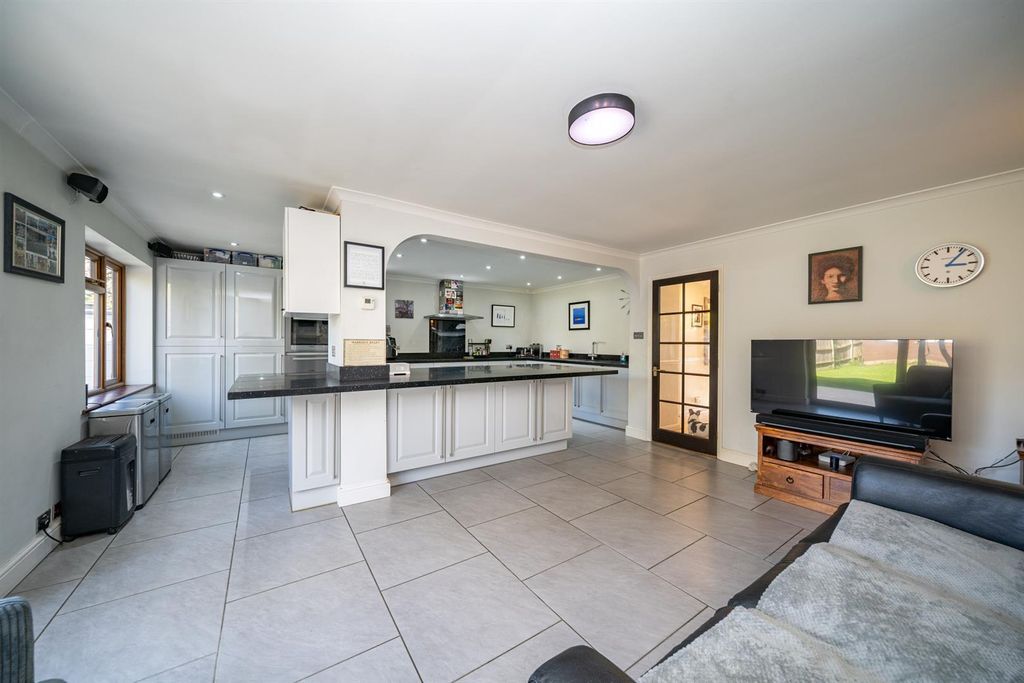 Additional image 8 of 4 bed detached house for saleAbbots Road, Abbots Langley WD5
