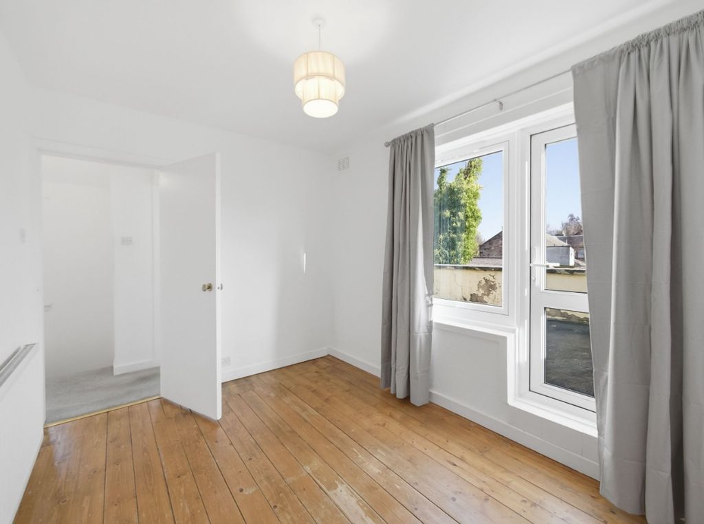 Additional image 10 of 3 bed semi-detached house for sale16 Juniper Avenue, Juniper Green, Edinburgh EH14