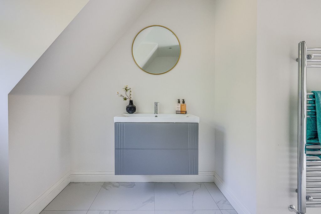 Additional image 23 of 6 bed detached house for saleNashlea Farm, Poors Lane North, Benfleet SS7
