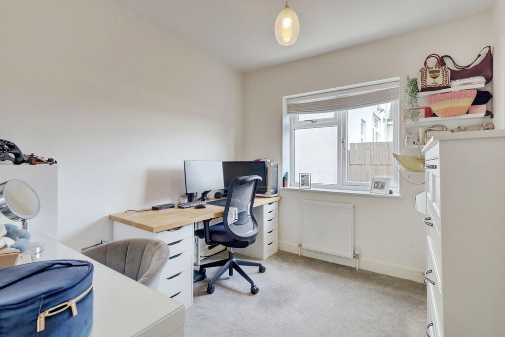 Additional image 12 of 3 bed flat for saleLondon Road, Benfleet SS7