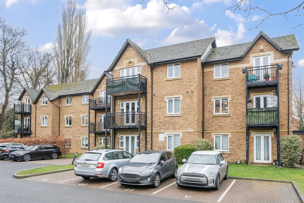 Additional image 12 of 2 bed flat for saleHigh Street, Berkhamsted HP4