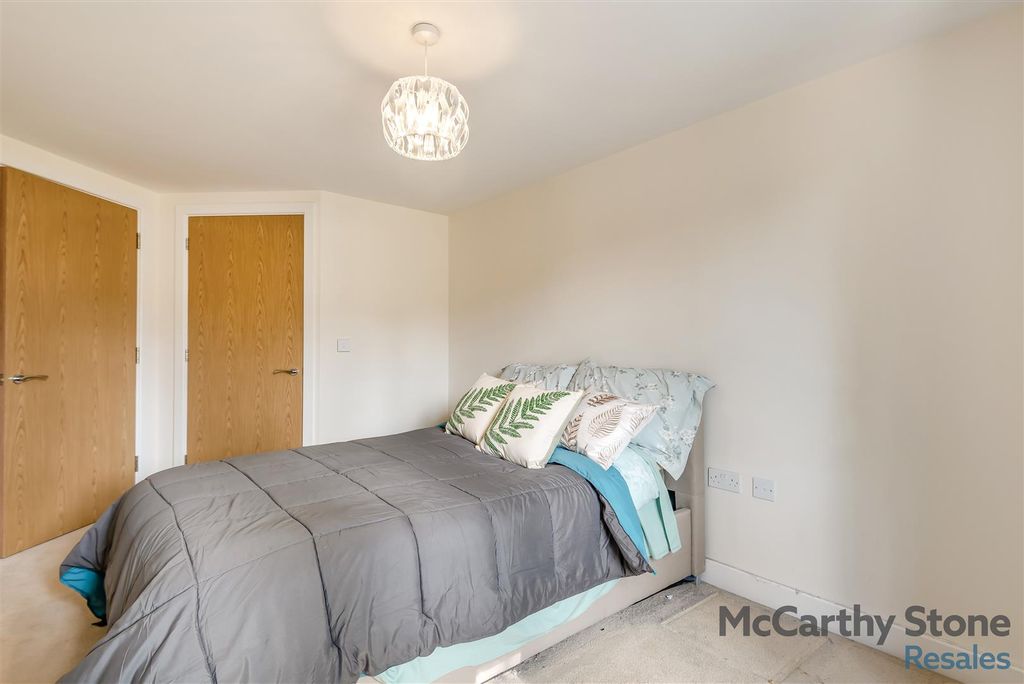 Additional image 15 of 1 bed flat for saleQueen Elizabeth Place, Orchard Lane, Alton GU34