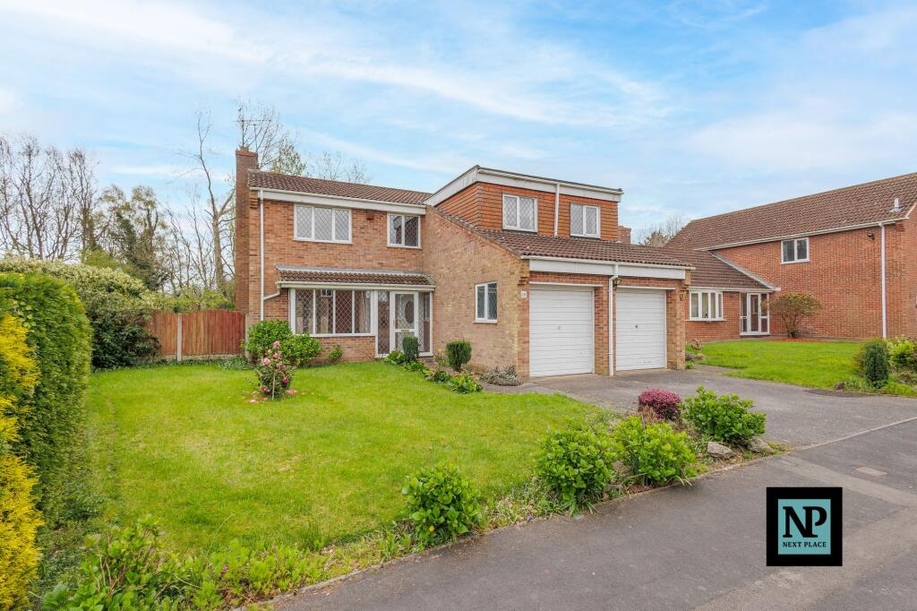 Carnoustie, Tamworth, B77