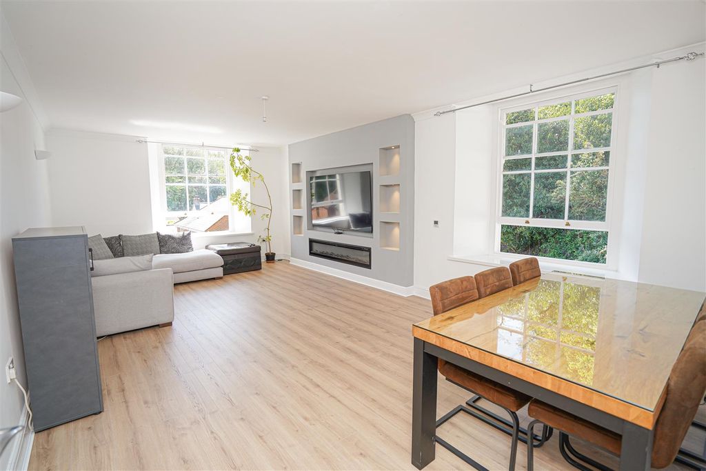 Additional image 2 of 2 bed flat for saleFord House, Rowe Close, Bideford EX39
