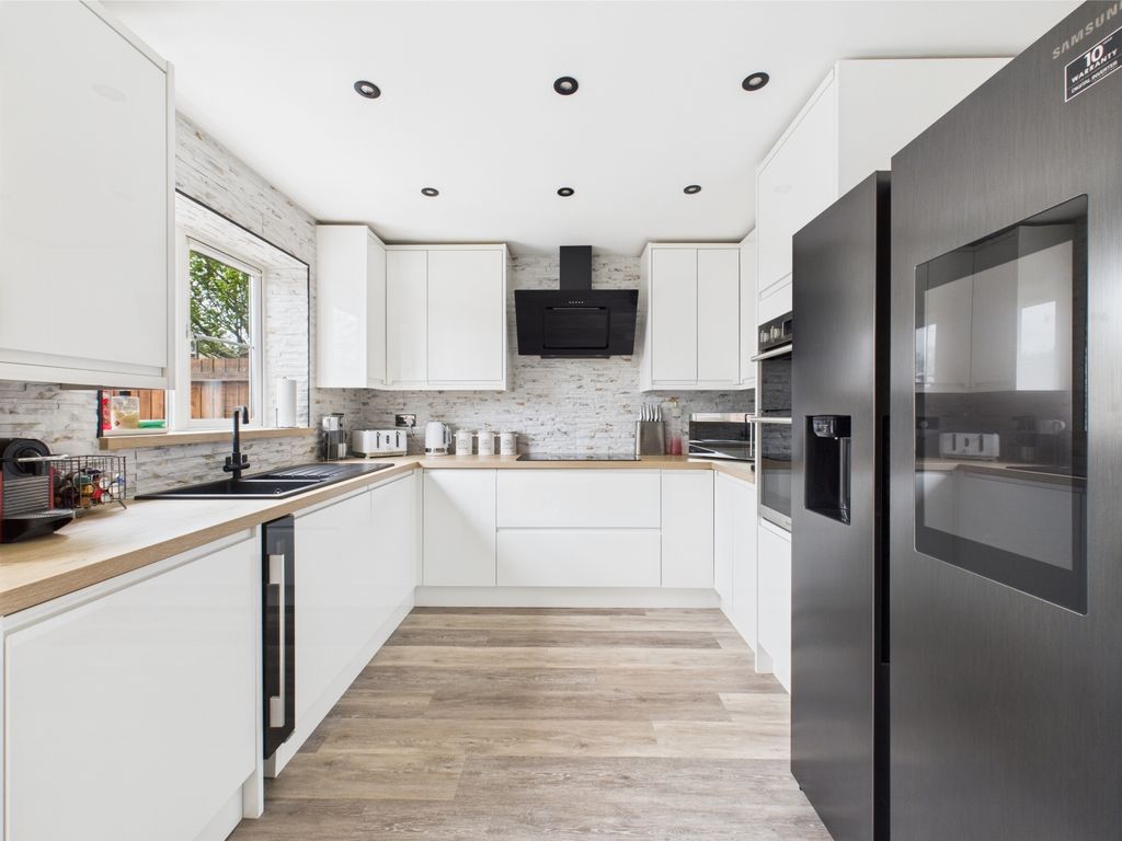 Additional image 2 of 4 bed terraced house for salePark Square, Ashton-Under-Lyne OL6