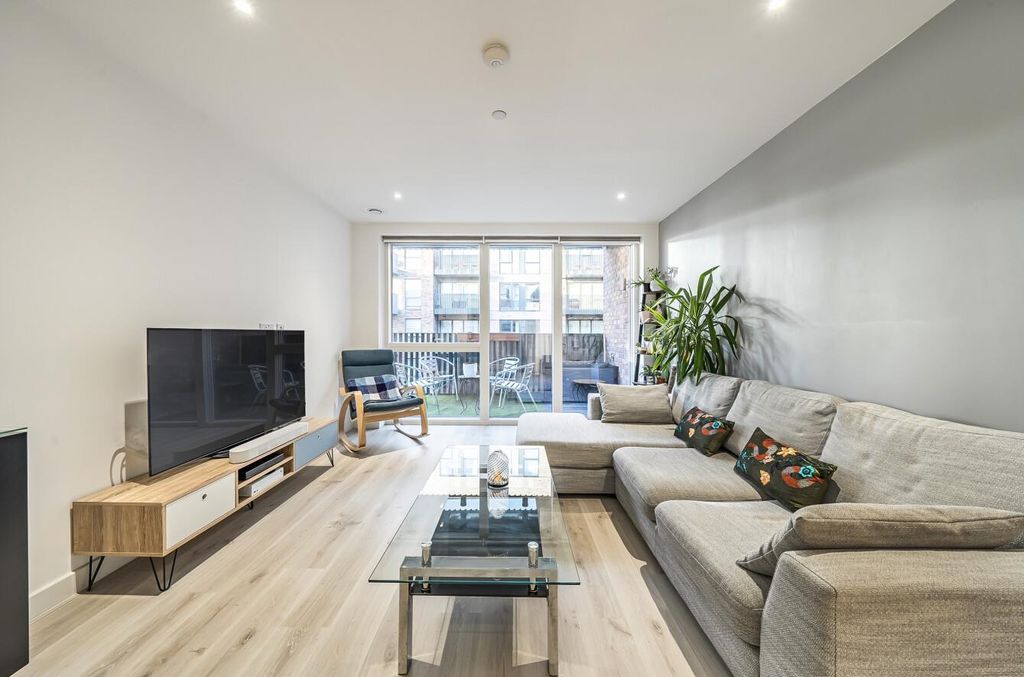 Additional image 2 of 2 bed flat for saleAlderton Court, Regal Walk, Bexleyheath DA6