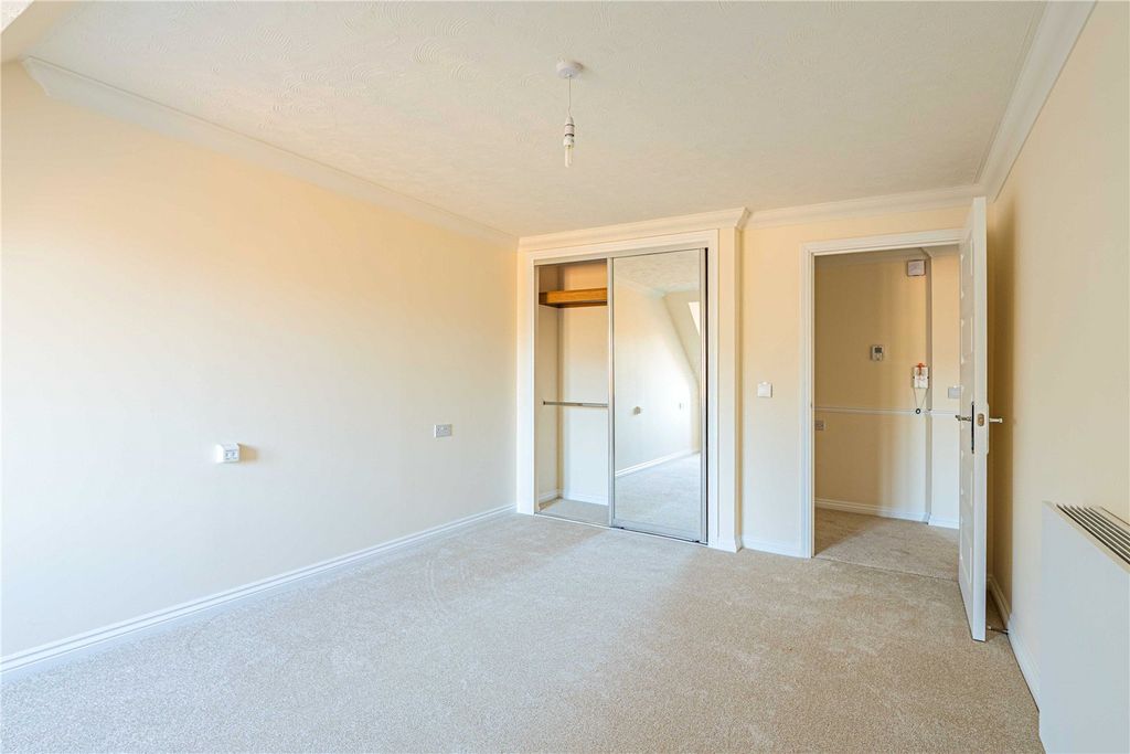 Additional image 9 of 2 bed flat for saleHigh Street, Berkhamsted, Hertfordshire HP4
