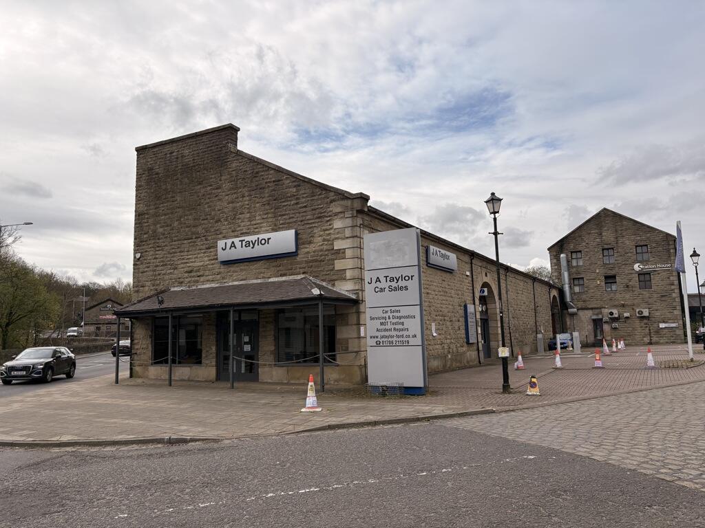 Rossford House, Bury Road, Rawtenstall, BB4 6AG