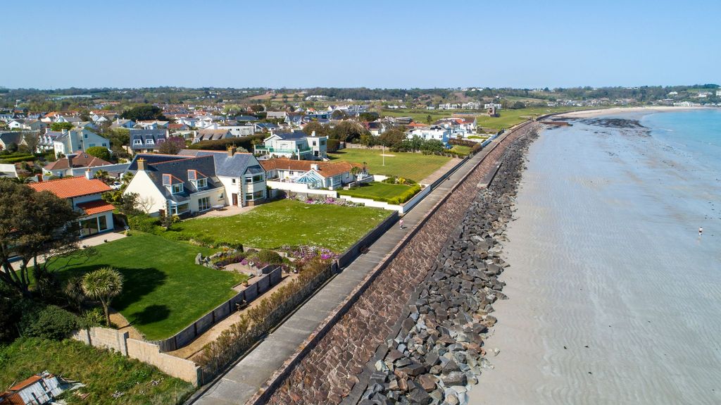 5 bed detached house for saleBelle Hougue Avenue, Grouville JE3