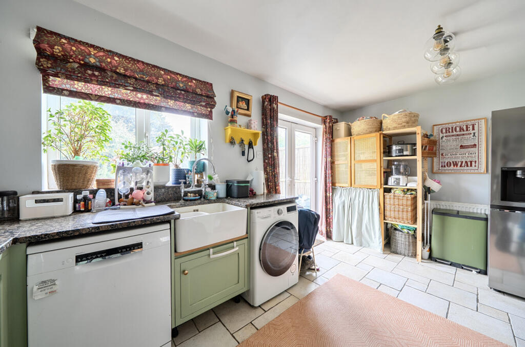 Slades Hill, Templecombe, Somerset, BA8 photo 2