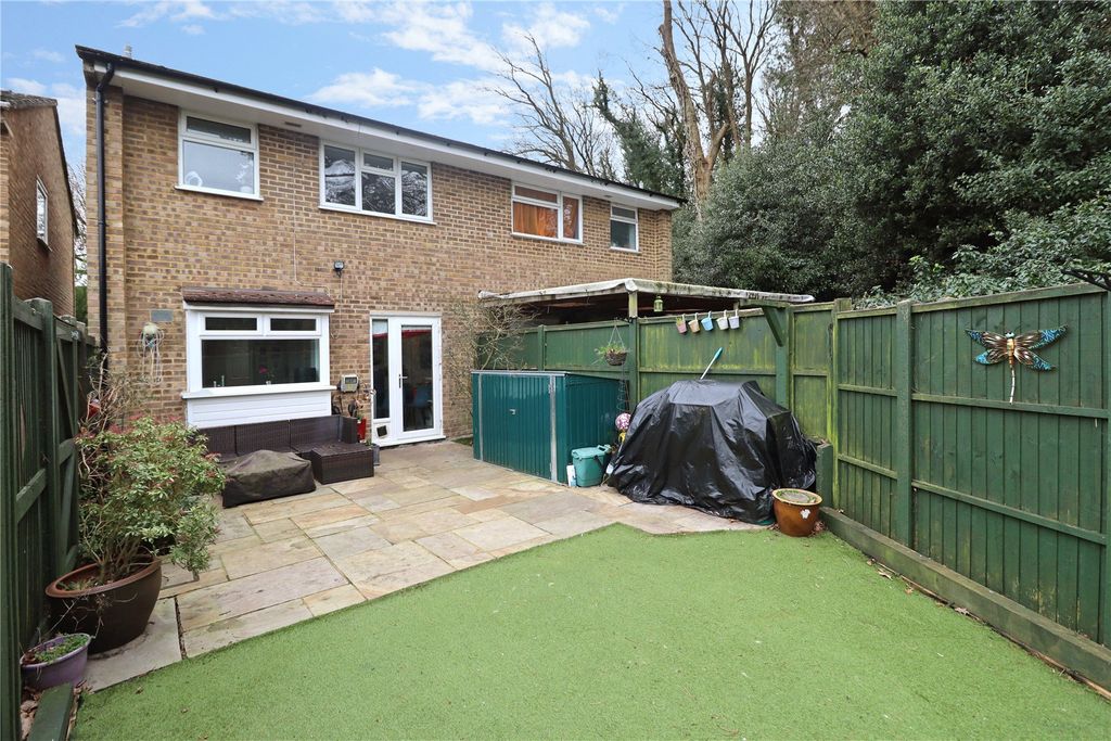 Additional image 14 of 3 bed semi-detached house for saleWoking, Surrey GU21