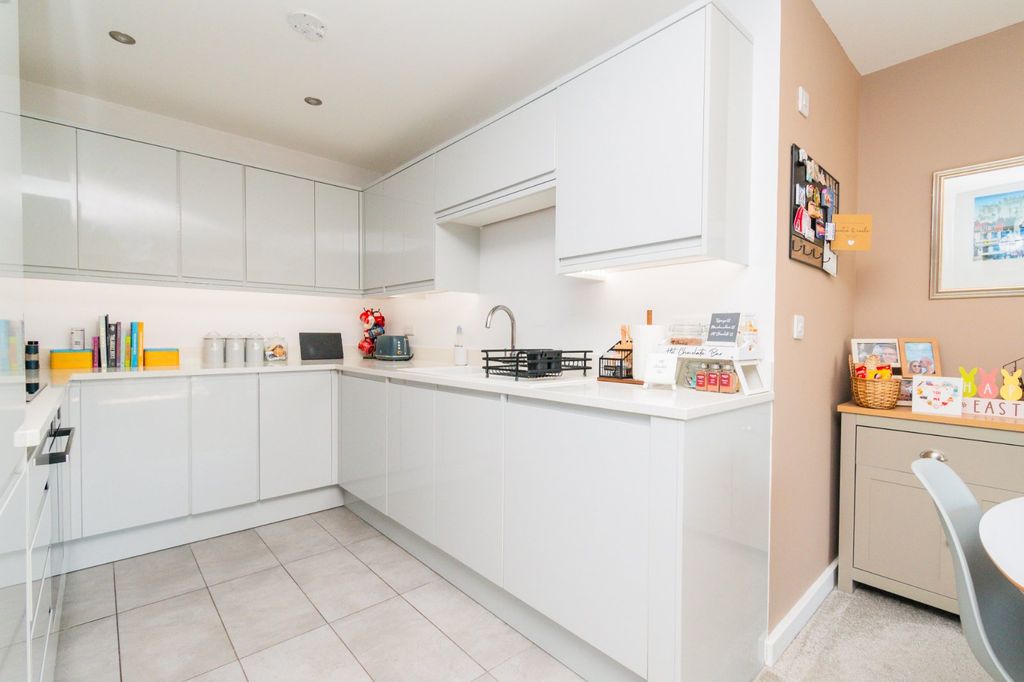 Additional image 4 of 2 bed flat for saleBeach Avenue, Birchington, Kent CT7