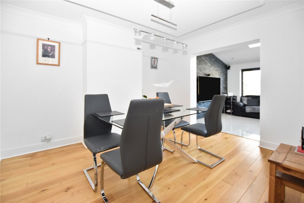 Additional image 8 of 4 bed semi-detached house for saleCumberland Drive, Bexleyheath DA7