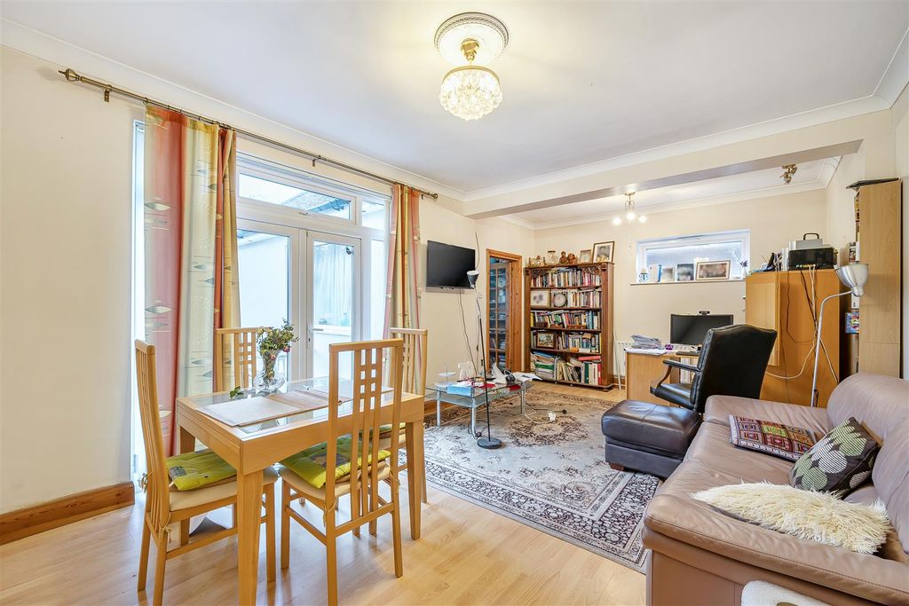 Additional image 5 of 3 bed detached bungalow for saleChaffers Mead, Ashtead KT21