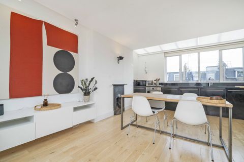 Sutherland Place W2