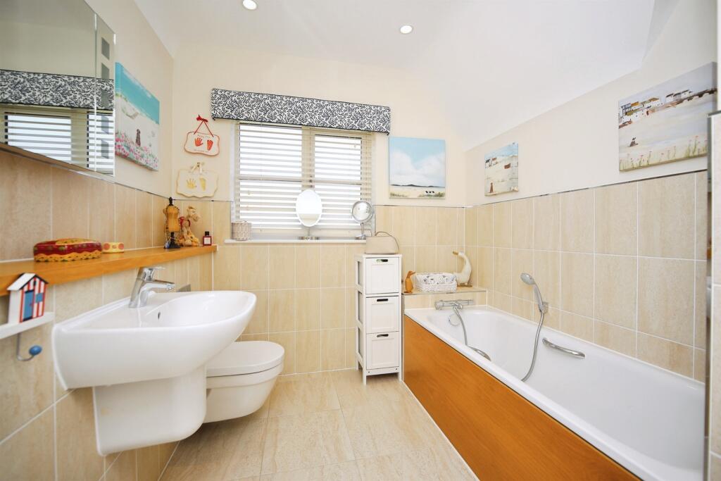 Additional image 13 of Larch Court, Great Alne, Alcester