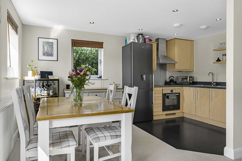 Additional image 5 of 2 bed flat for saleLondon Road, Bicester OX26