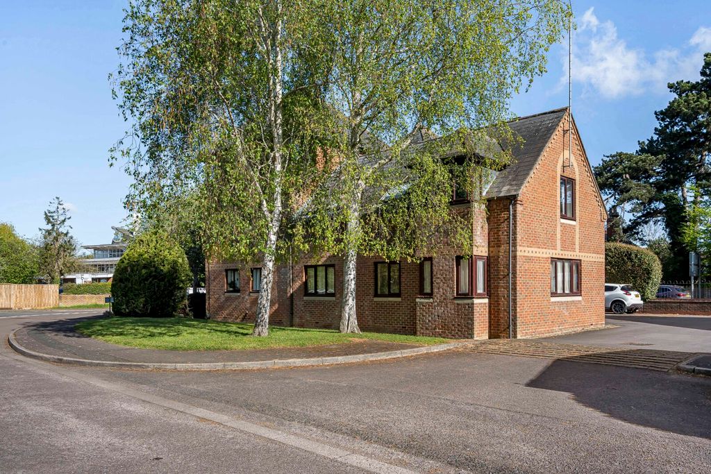 2 bed flat for saleOck Mill Close, Abingdon, Oxfordshire OX14