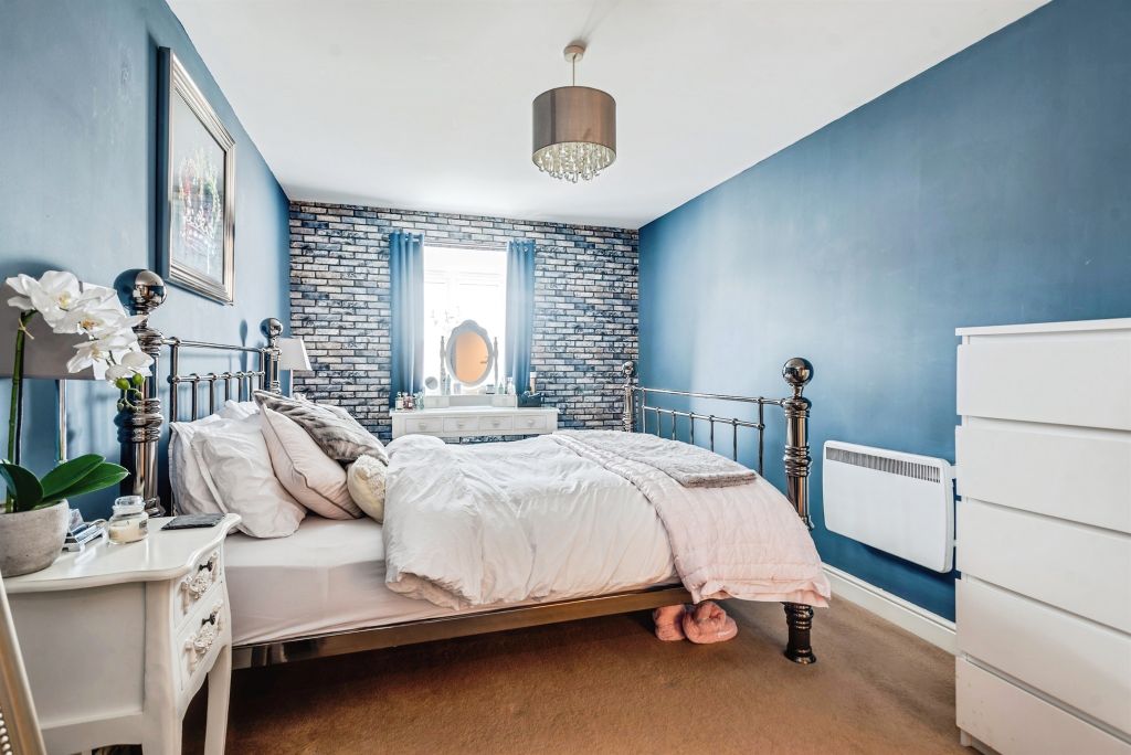 Additional image 6 of 2 bed flat for saleThornhill Close, Carterton OX18