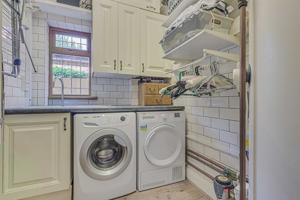 Additional image 20 of 5 bed detached house for saleHigh Road, Benfleet SS7