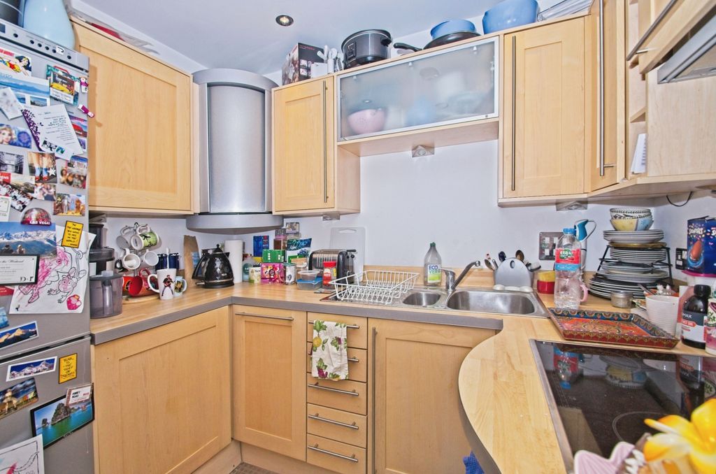 Additional image 3 of 2 bed flat for saleHavannah Street, Cardiff CF10